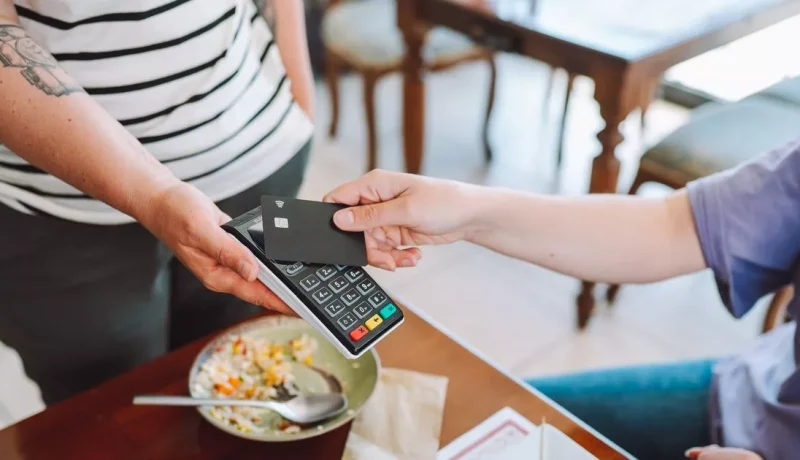 Travel expert warns of ‘scam’ that can see you fork out more money while on holiday