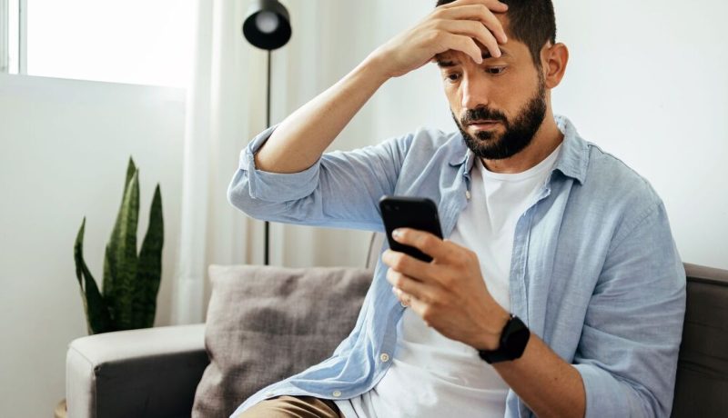 Mobile phone users warned of ‘surge’ in app scam ‘harvesting’ bank details | Personal Finance | Finance