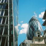 Does finance pay well in London