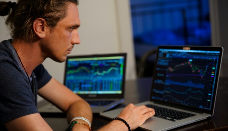 How much does a trader earn in London