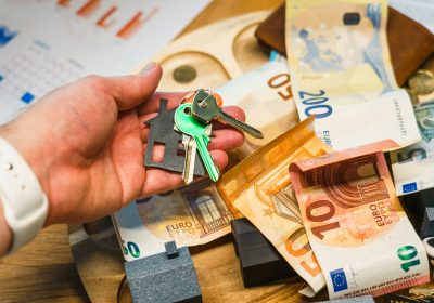 What is a finance scam